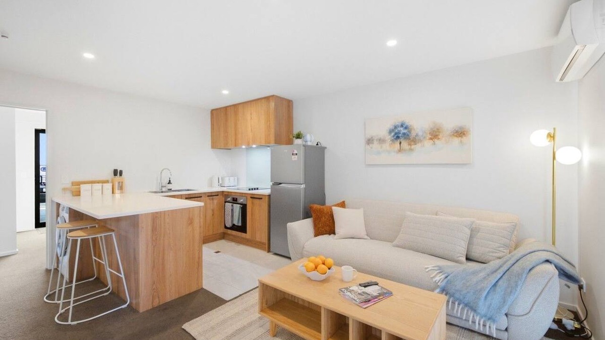 Linwood House | Stylish 3BR Ensuite, CBD, Car Park, Stadium Nearby