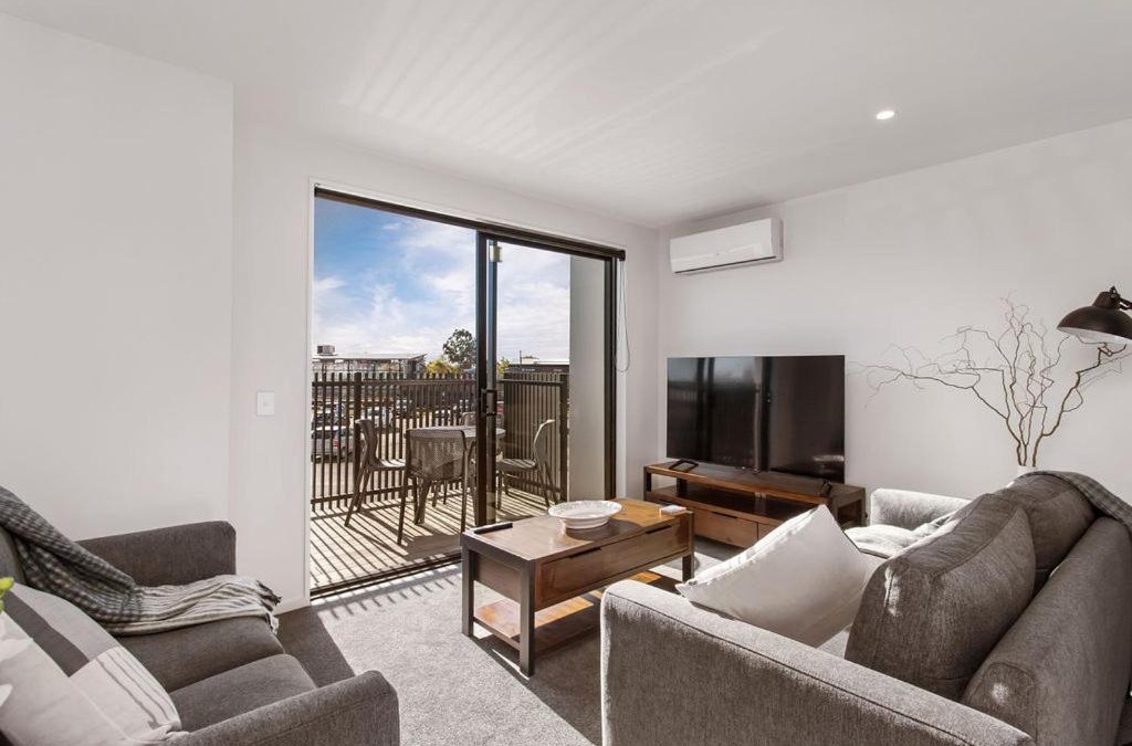 Addington Apartment | Stylish Brand New Sunny 3Bdrm 3Bth garage sleeps 6
