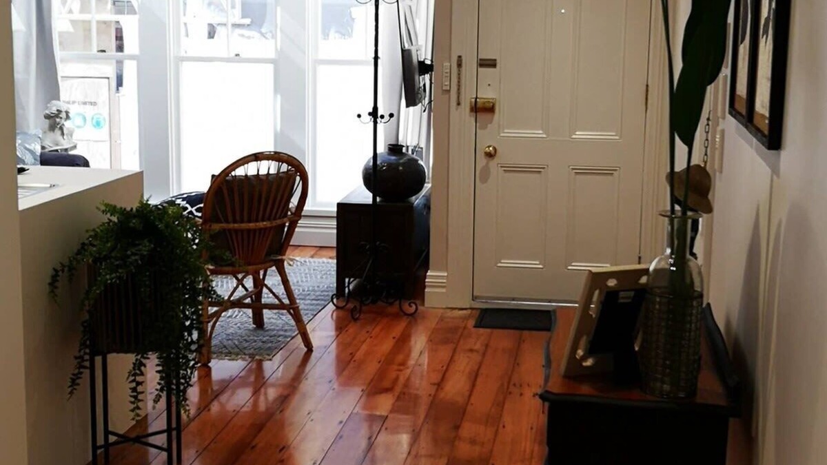 Wellington Cottage | Stylish City Cottage with Free Undercover Parking