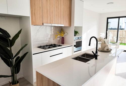 Karaka House | Stylish Retreat - Modern Comfort & Relaxing Stay
