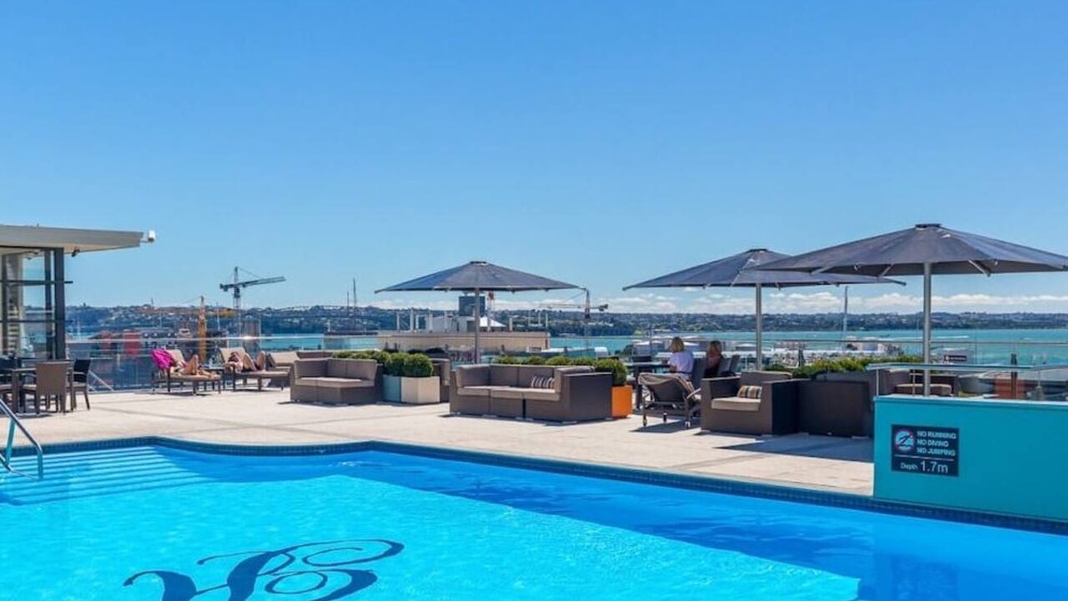 Auckland Central Business District Apartment | Stylish Retreat with city views in Auckland CBD