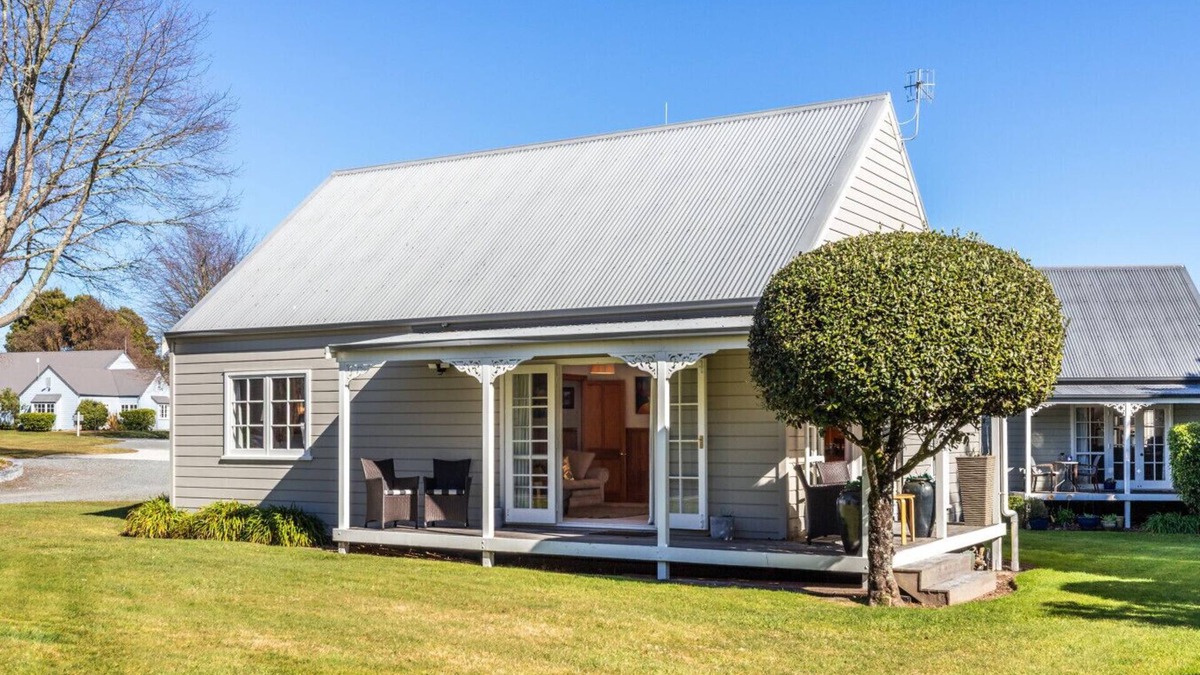 Rangatira Park House | Stylish Taupo Villa Retreat