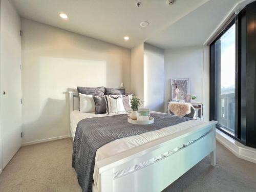 Auckland Central Business District Apartment | Stylish two-bedroom apartment in the city center