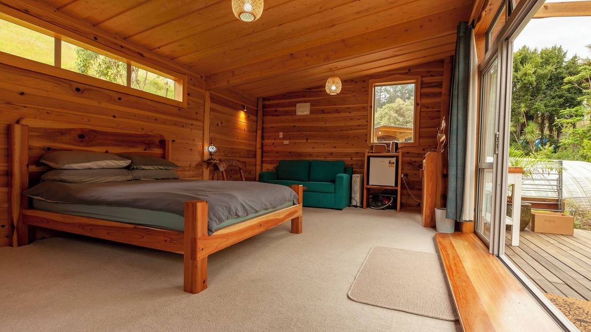 Taupo Bay Cabin | Sub-Tropical Paradise Retreat Willow Creek Cabin, Infra-Red Sauna