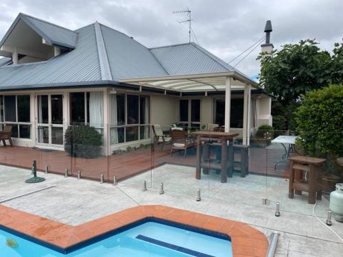 Springlands House | Summer Retreat - Blenheim Holiday Home