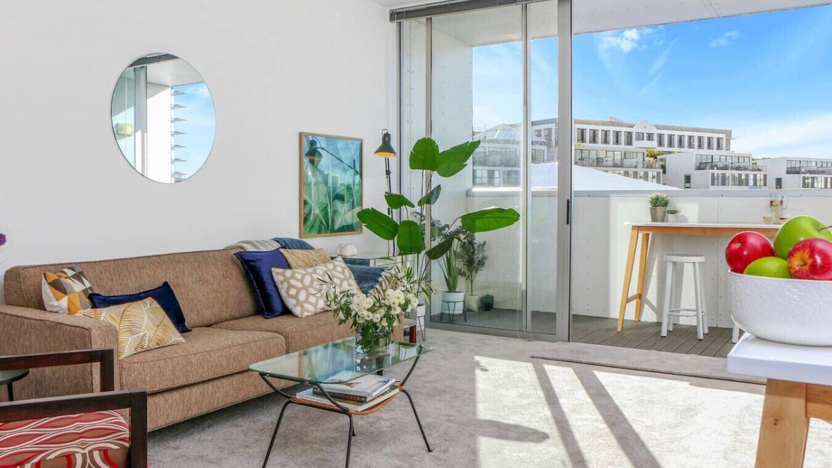 Auckland Central Business District Apartment | Sumptuous Light Filled Place with Aircon & Carpark