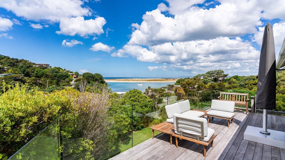 Mangawhai Heads House | Sun and Coast - Mangawhai Heads Holiday Home