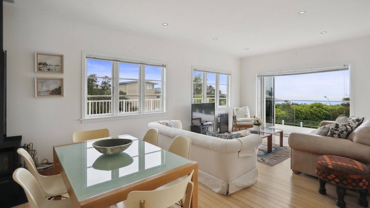 Leigh Cottage | Sun-drenched Bach - Leigh Holiday Home