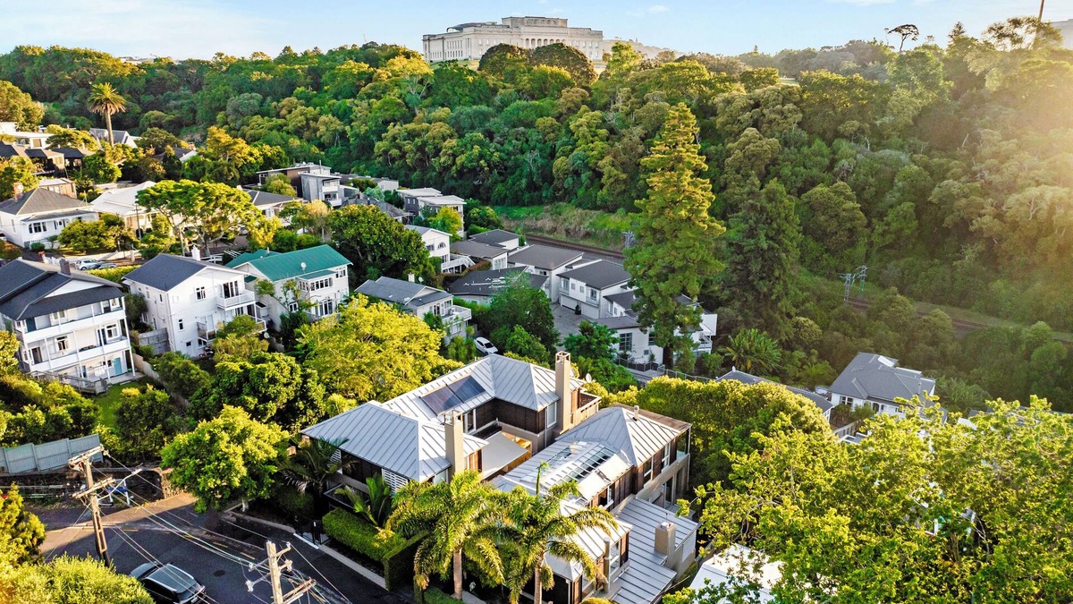 Parnell House | Sun Drenched Natural Oasis right in Central Auckland