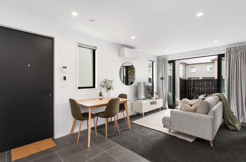 Riccarton Apartment | Sun Filled Living Hagley Park Hospital 2BR 2BA