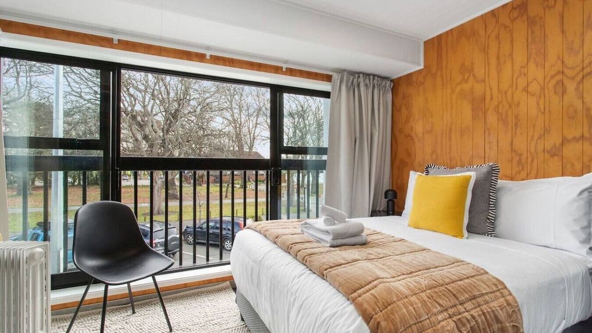 Addington Apartment | Sunny Escape Steps from Hagley Park & Hospital