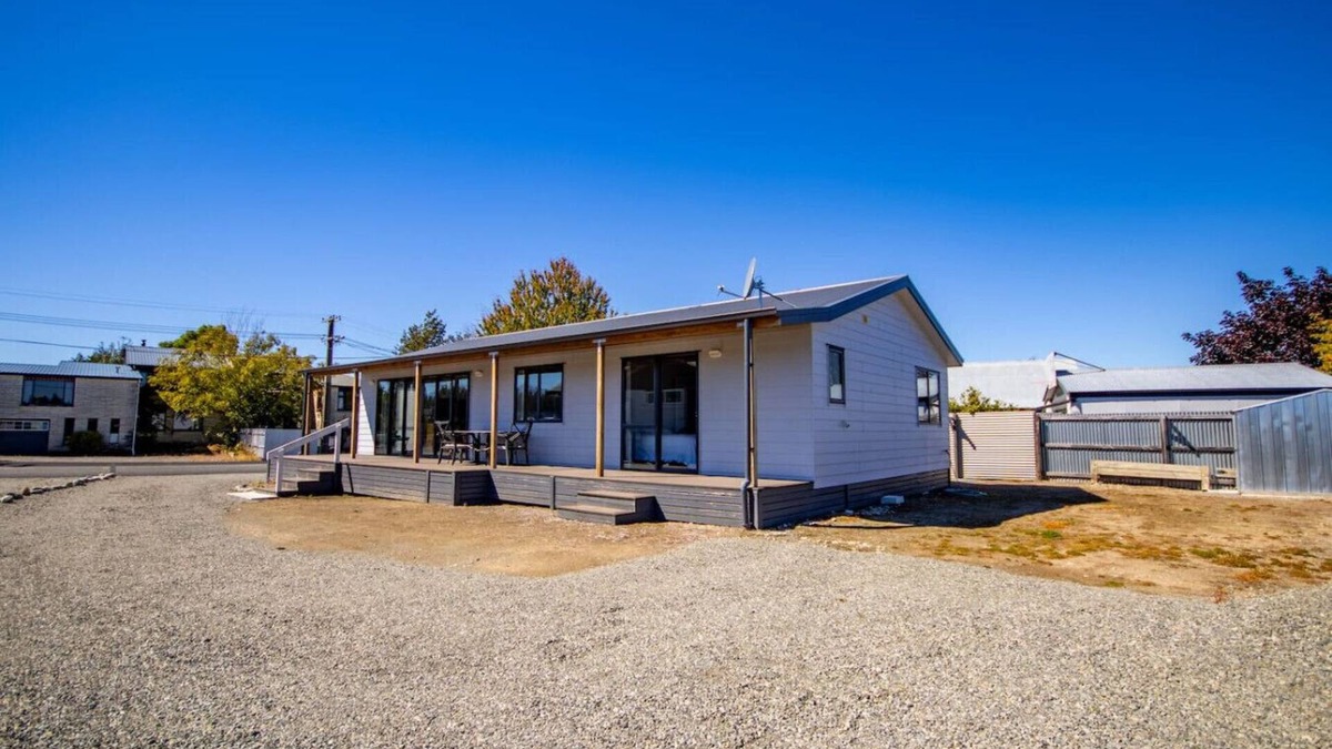 Twizel House | Sunny Stay - new & cosy
