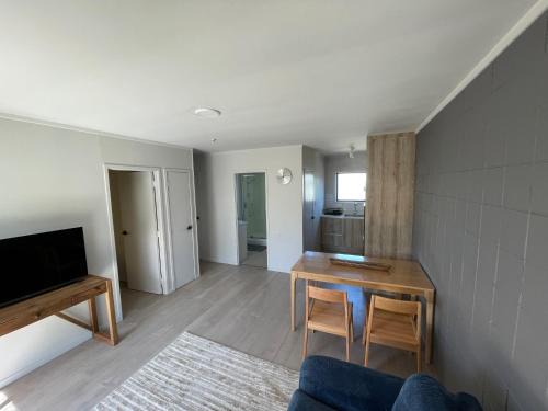 Greenlane - Ellerslie Apartment | Sunny Tidy Corner
