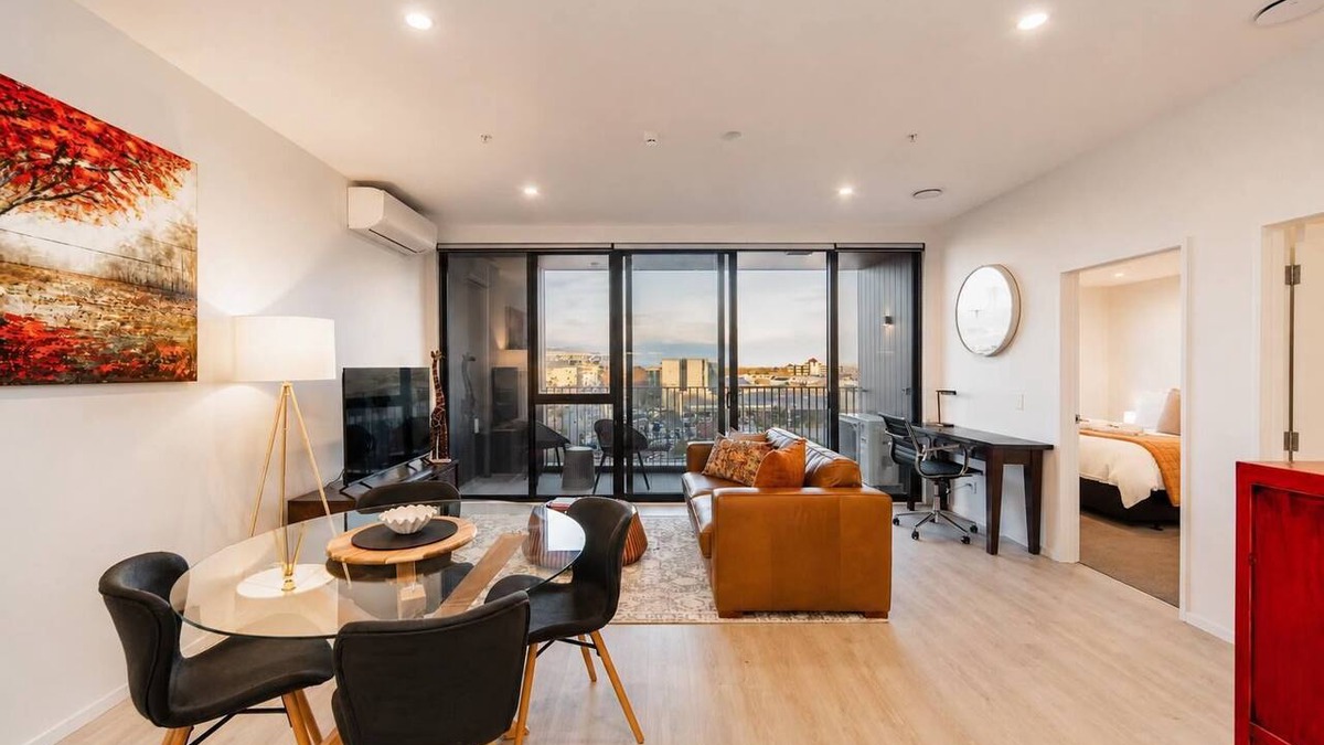 Christchurch City Centre Apartment | Sunny Top Floor CBD Apt | Private Balcony