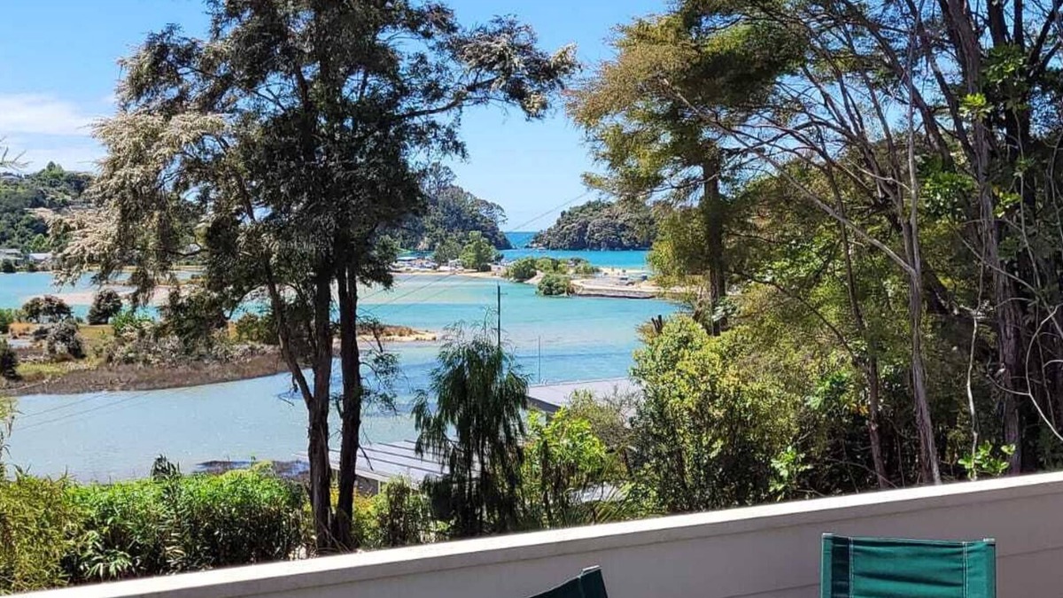 Kaiteriteri House | Sunny & tranquil house by the beaches and MTB Park!