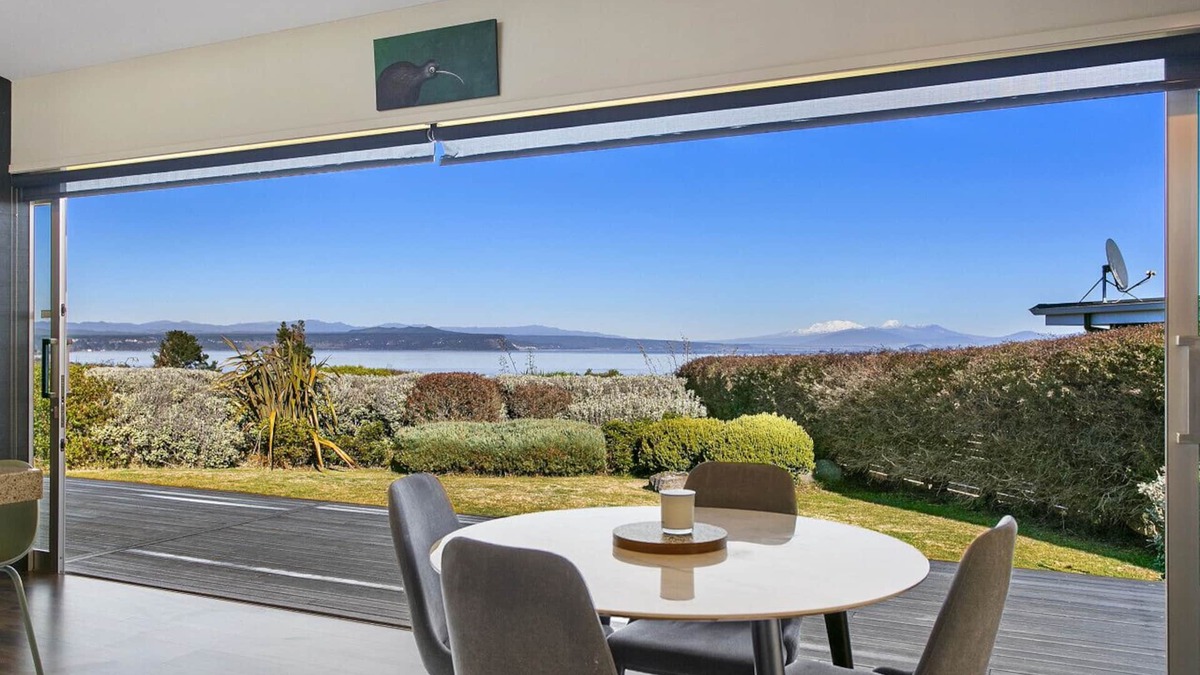 Wharewaka House | Sunset dreamer, the best views in town and peaceful in a quiet location