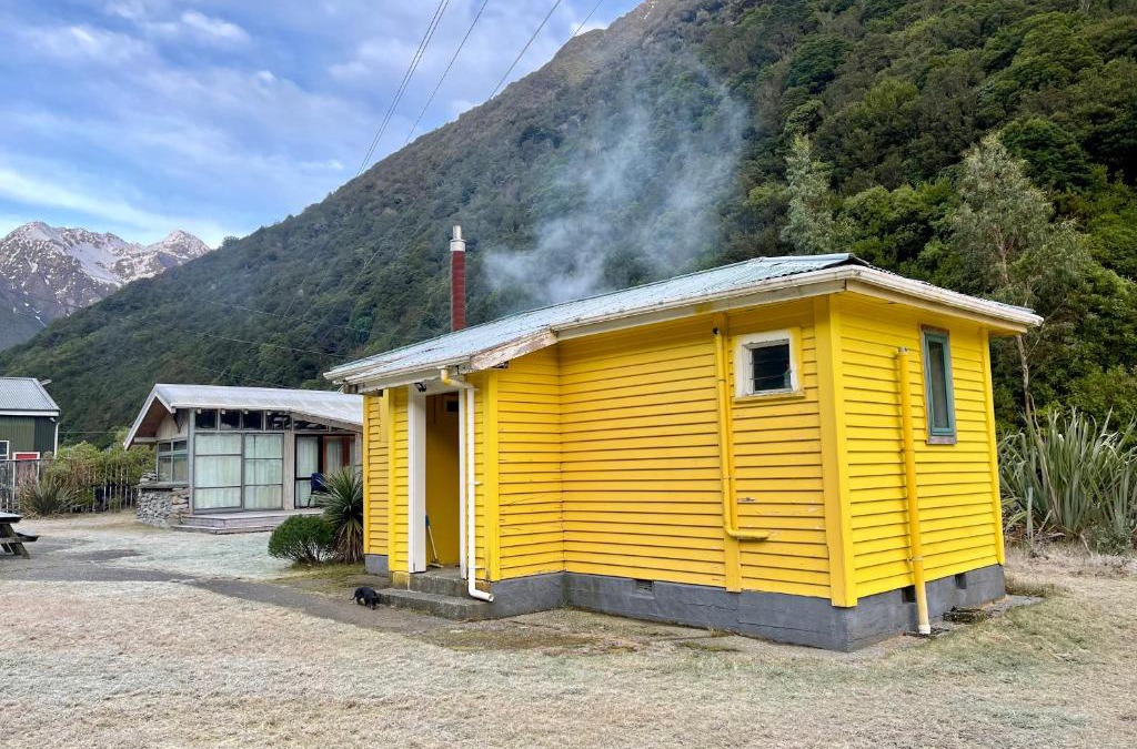 Otira Apartment | Super 'Cosy' Small Cabin in The Middle of National Park and Mountains