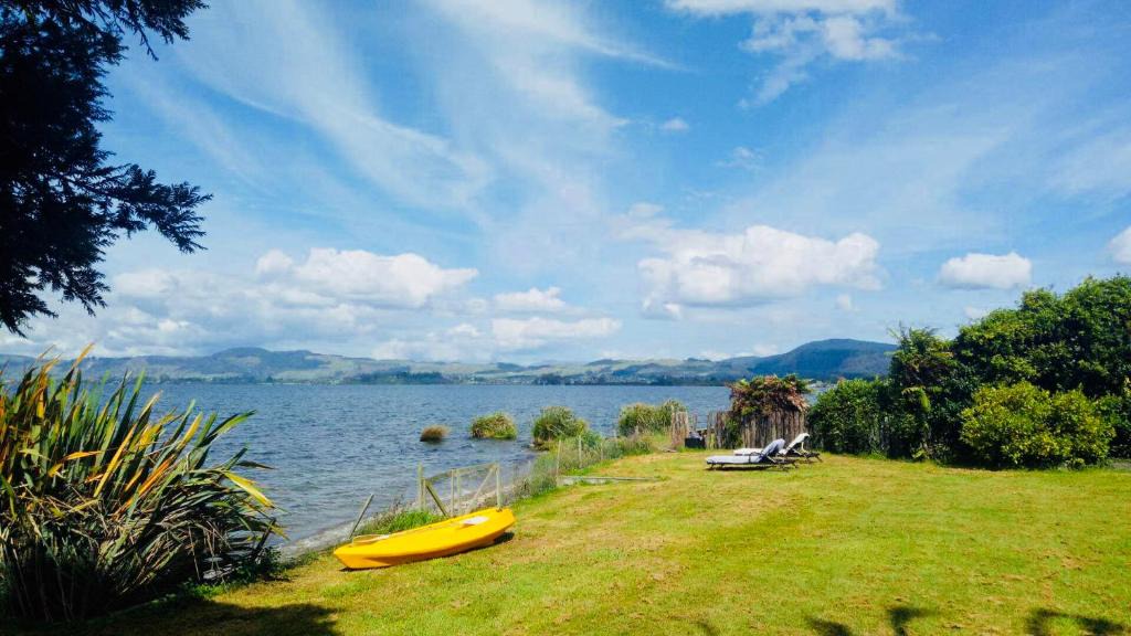 Kawaha Point Villa | Super Lake Edge Lodge