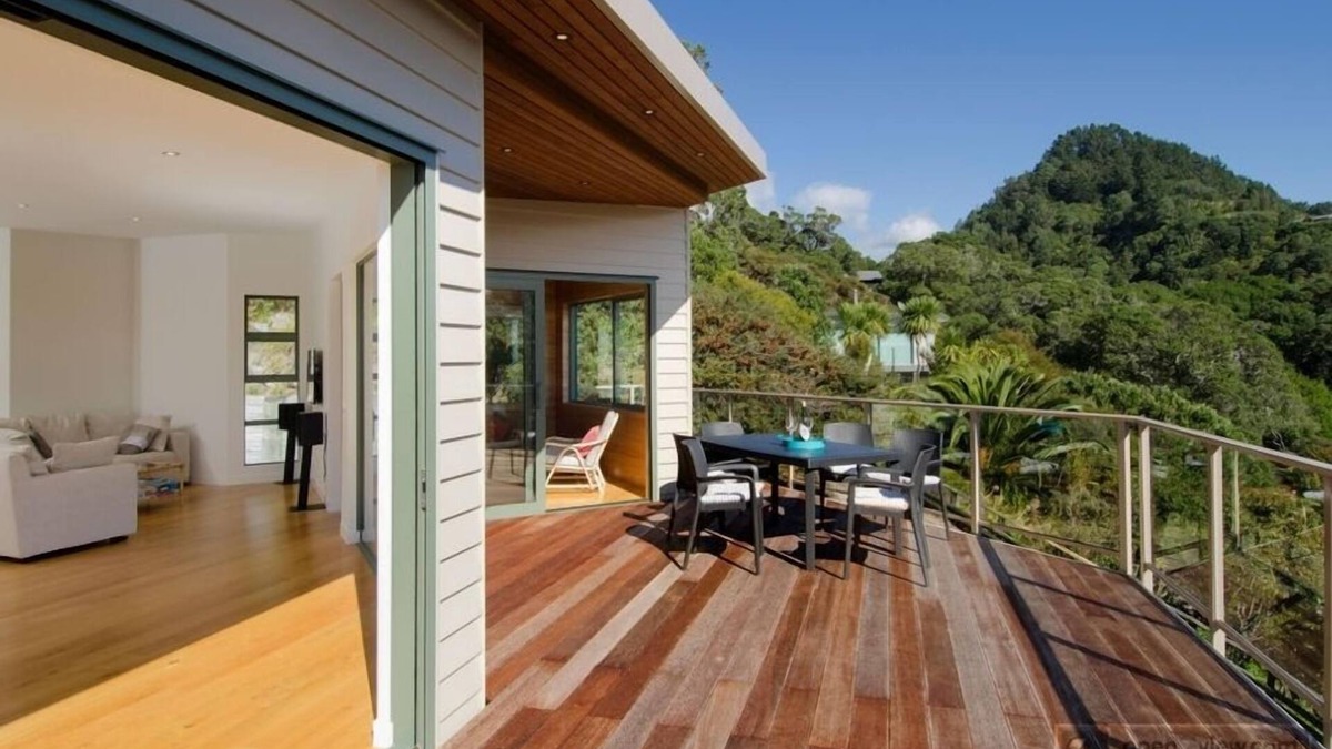 Pauanui House | Superior modern beach house with outstanding views