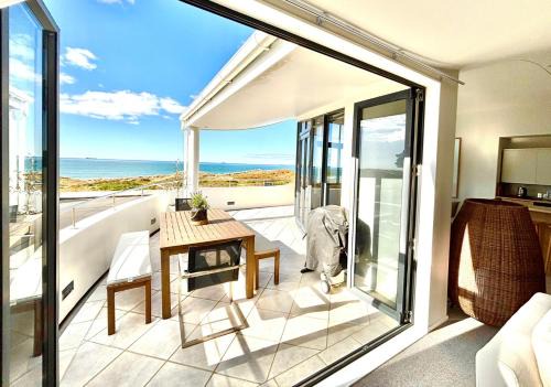 Mount Maunganui Villa | Supreme on Marine - Beachfront!