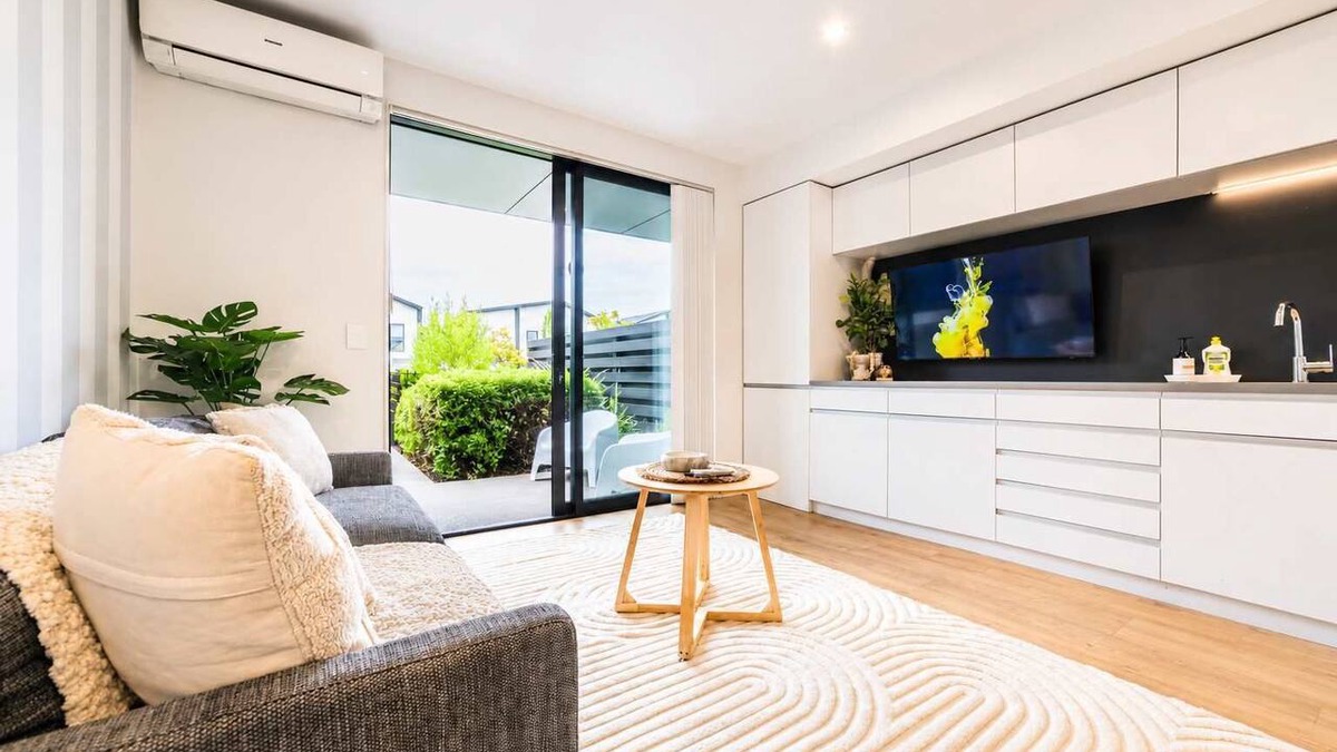 Sydenham Apartment | Sydenham | Patio + Free Parking Near CBD