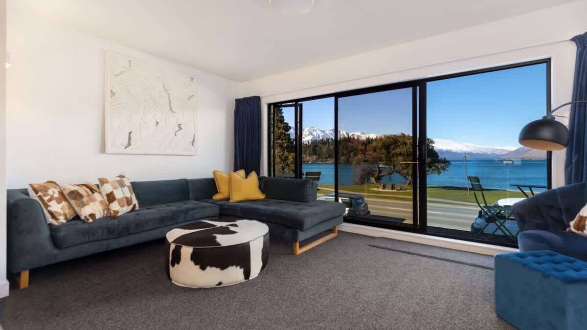 Queenstown Apartment | Tahuna Lakefront Luxury
