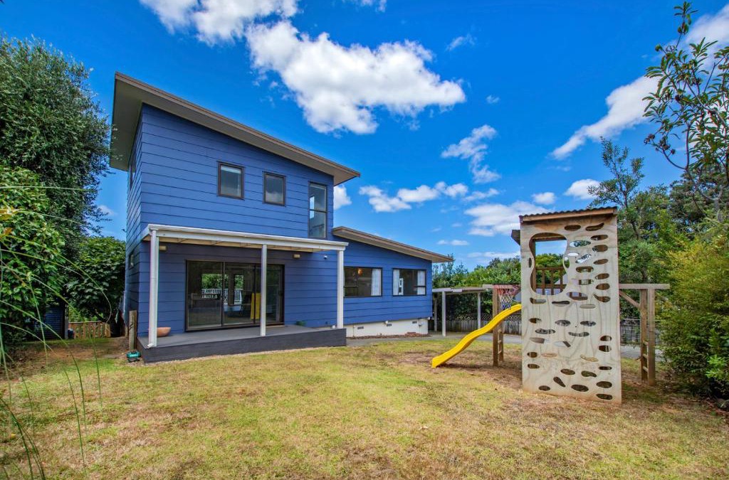 Mangawhai Heads House | Taranui Escape - Mangawhai Heads Holiday Home