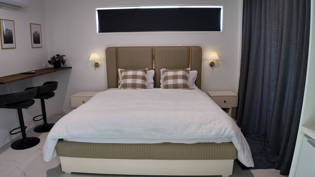 Wharewaka Apartment | Taupō Premium Retreat | Private Spa, Ensuite & BBQ