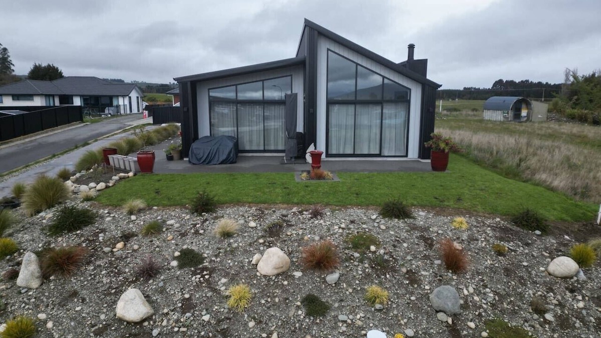 Te Anau House | Te Anau Fiordland’s Finest