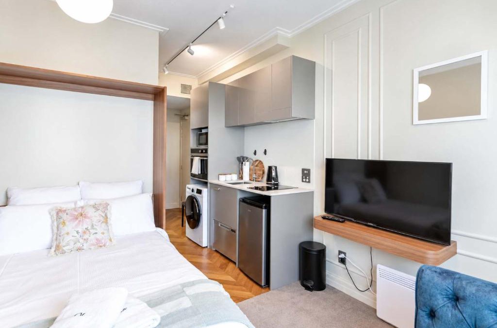 Te Aro Apartment | Te Aro City Stay - Modern Studio for Two