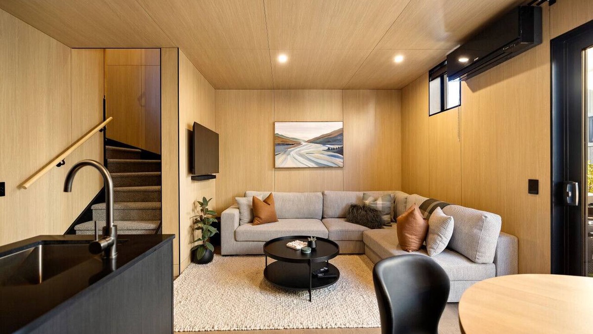 Frankton Villa | Te Awa River Retreat w Private Parking