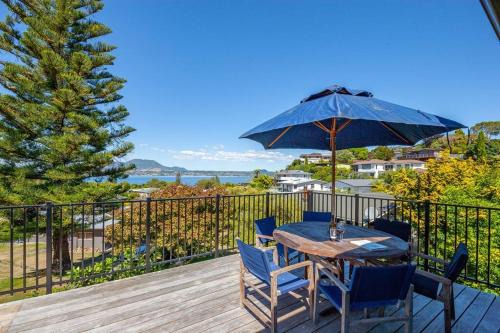 Acacia Bay House | Te Moenga Treasure - Acacia Bay