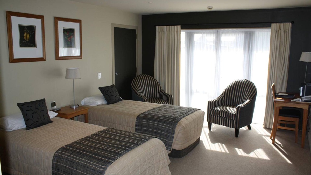 Fox Glacier Cabin | Te Weheka Hotel Fox Glacier