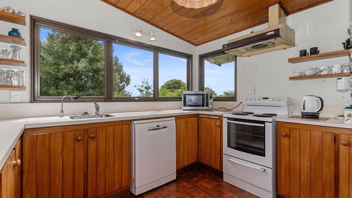 Paihia House | Te Whare Rākau - Paihia Holiday Home