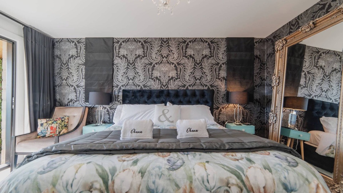 Tekapo Apartment | Tekapo Private Room | Lake + Mountain Views