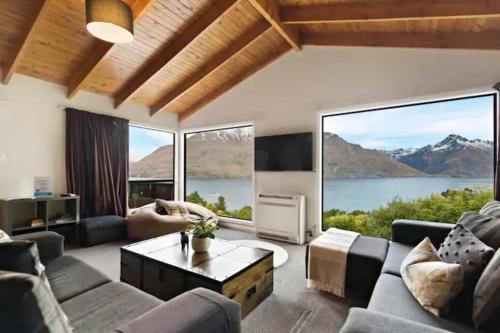 Sunshine Bay House | The Alpine - Queenstown Holiday Home