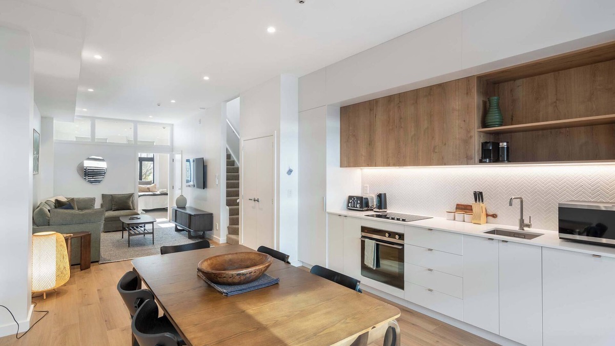 Te Aro Apartment | The Ascot, 3BR City Townhouse in Wellington