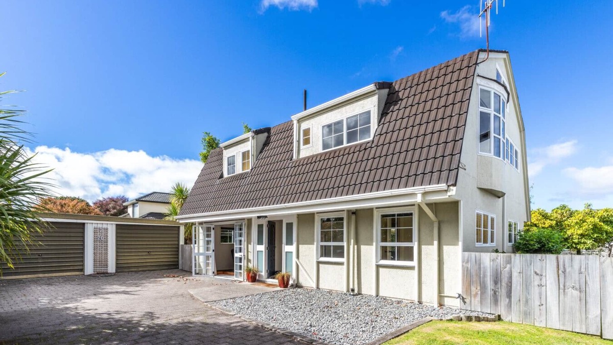 Taupo House | The Beauty at the Lake - Family and Pet friendly Home