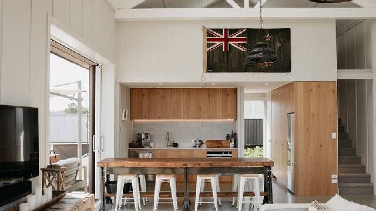 Tawharanui Apartment | The Boat House - Rustic Luxury in Matakana