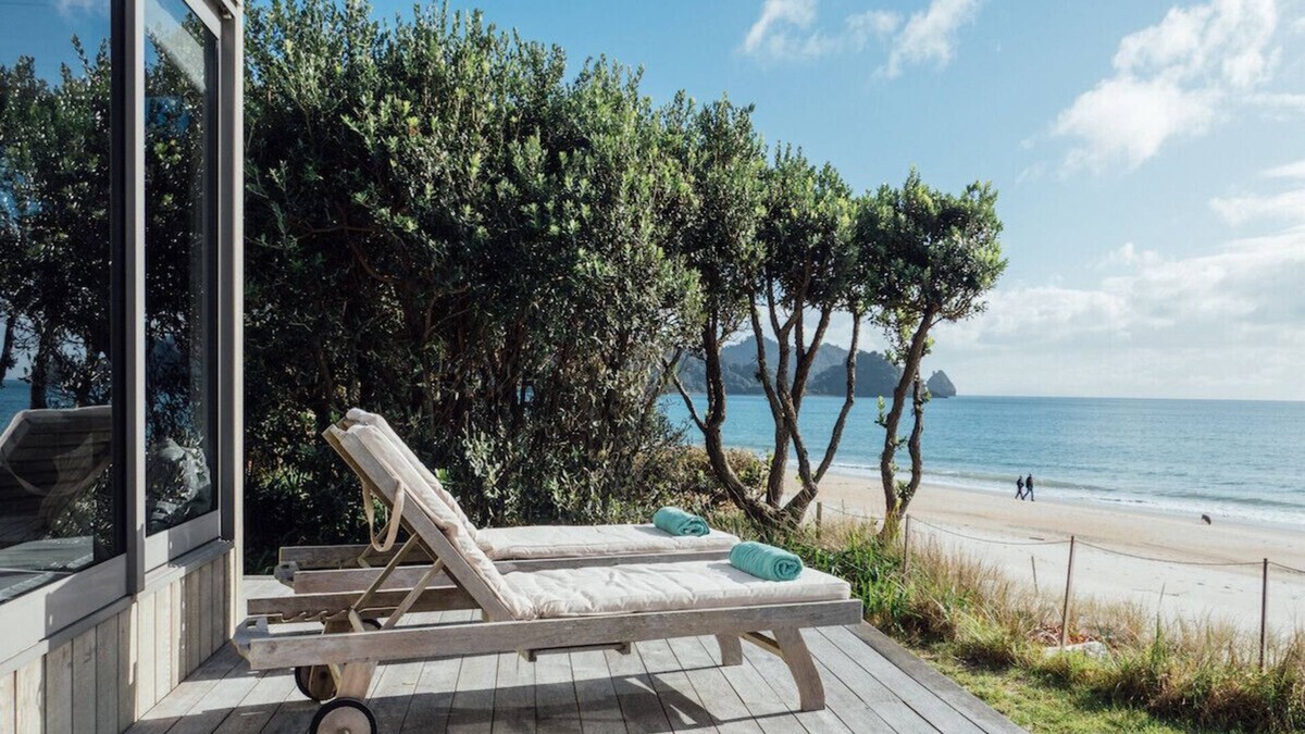 Whangapoua Cottage | The Breakers - Whangapoua Executive Holiday Home