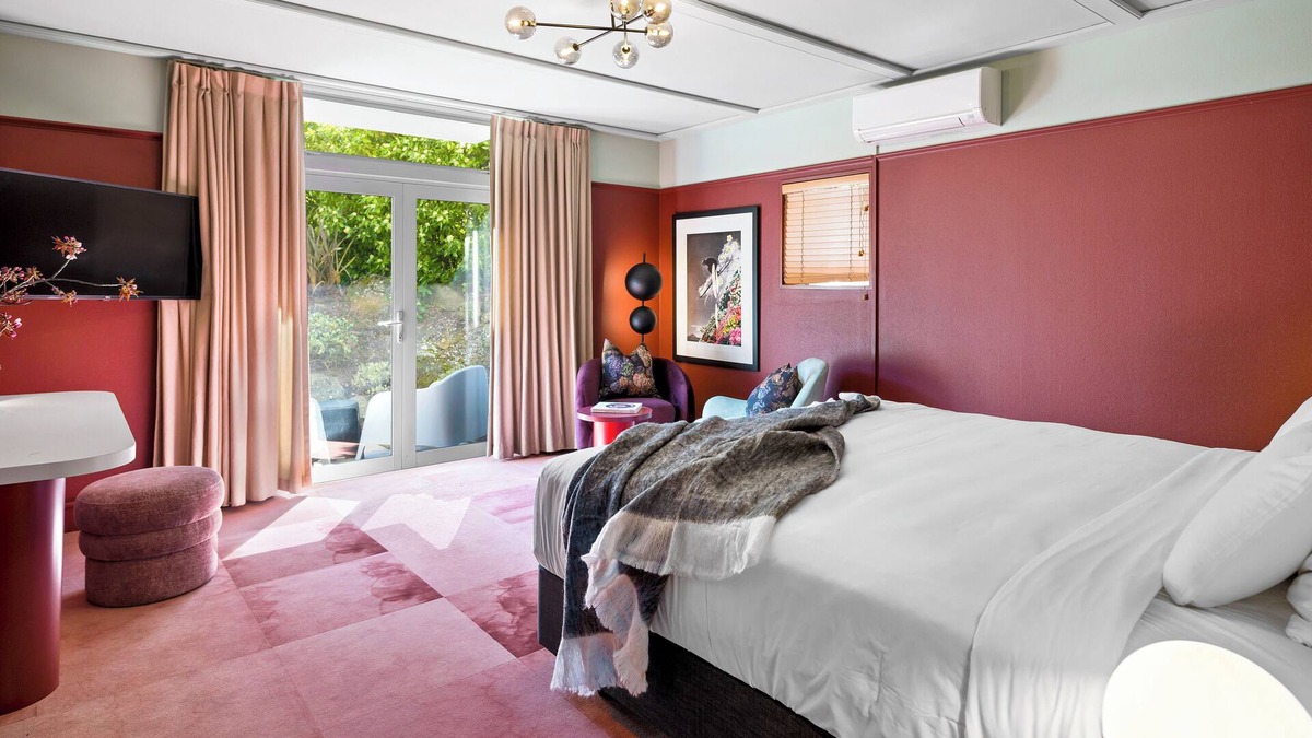 Queenstown City Centre Cabin | The Central Hotel Queenstown, A Naumi Chapter
