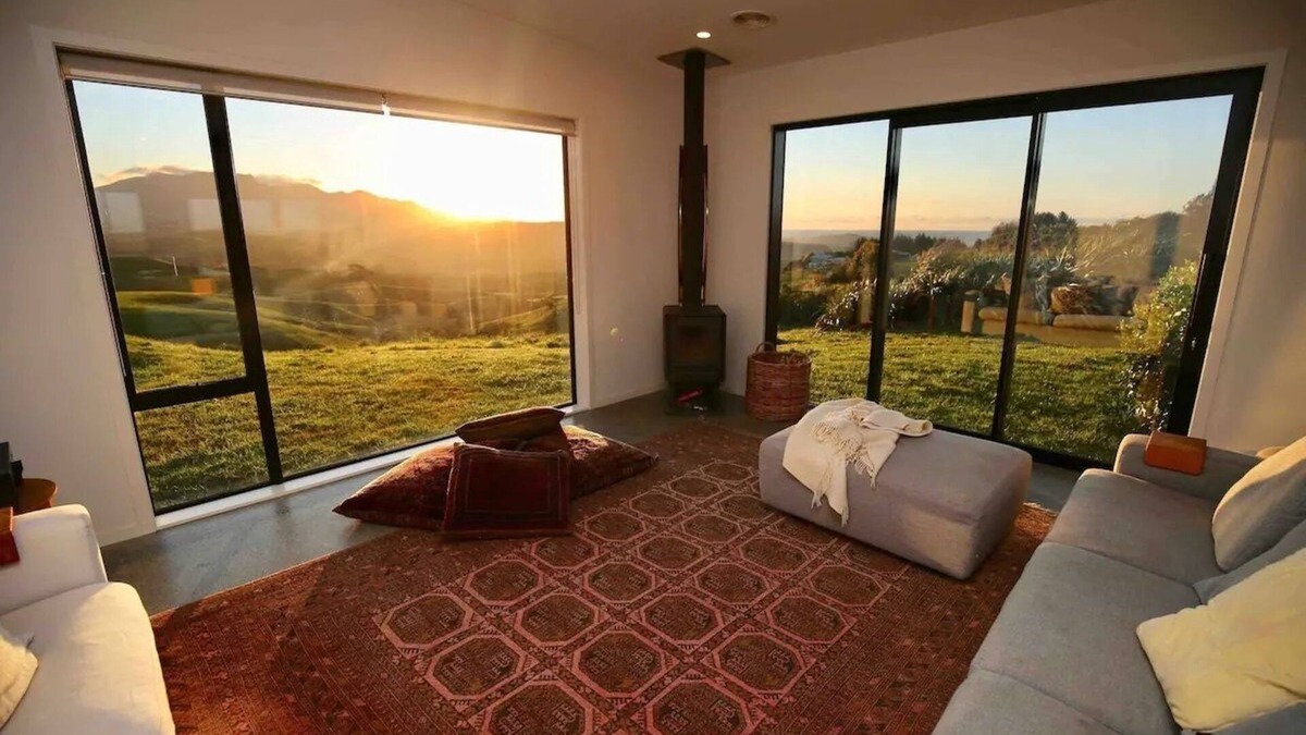 Raglan House | The Coastal Retreat