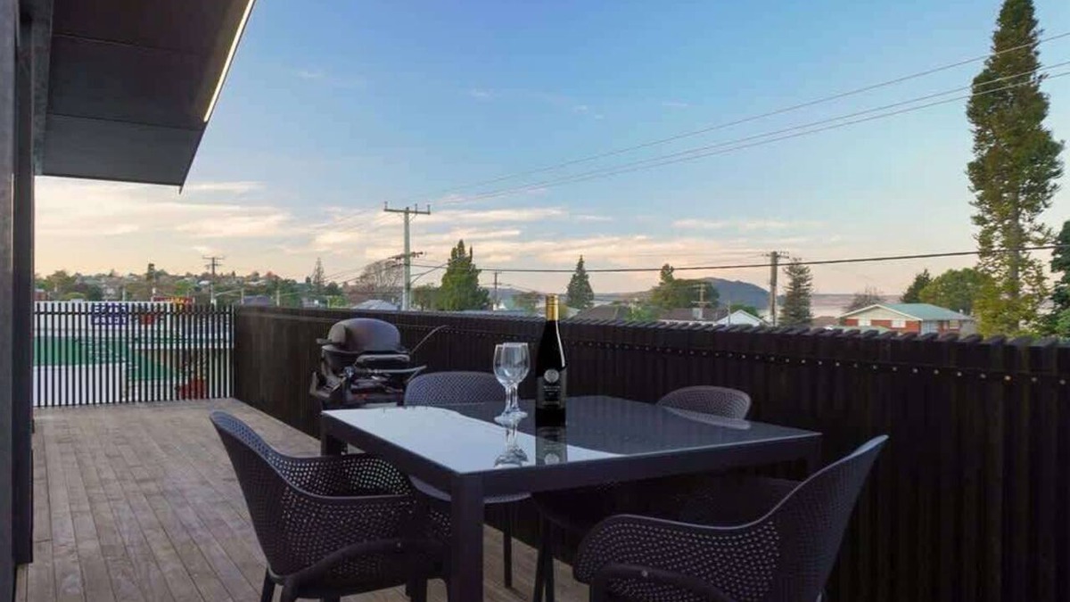Kawaha Point House | The Fairlady - Lake Views, Executive, Sleeps 4