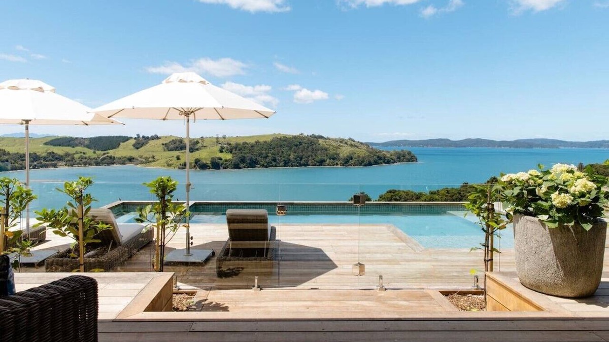 Tawharanui House | The Farmhouse; Hauraki Views & Tranquil Luxury