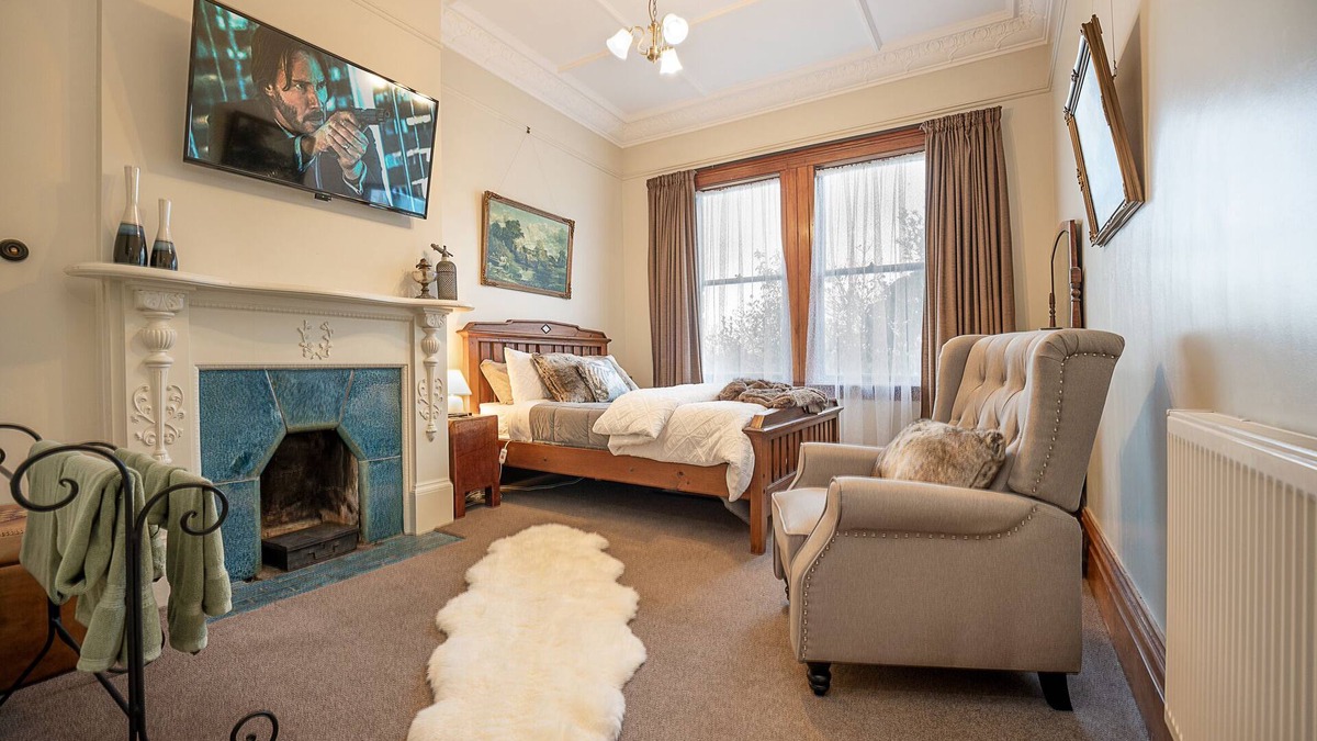 Benhar Bed & Breakfast | The Fern & Thistle Boutique Accommodation - Drinks, Hotpool, Sauna