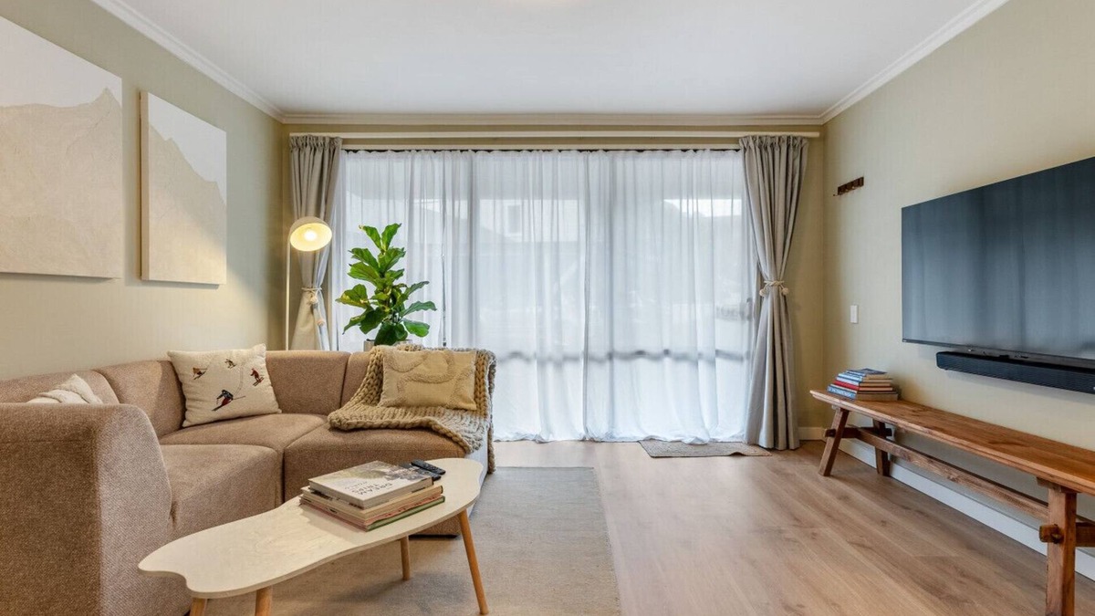 Fernhill Apartment | The Fernhill Nest | Cosy 1-Bed · Your QT Base