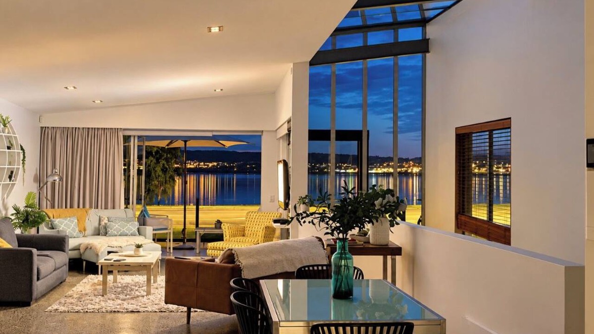 Two Mile Bay Apartment | The Glasshouse at Two Mile Bay - Lakeview Luxury!
