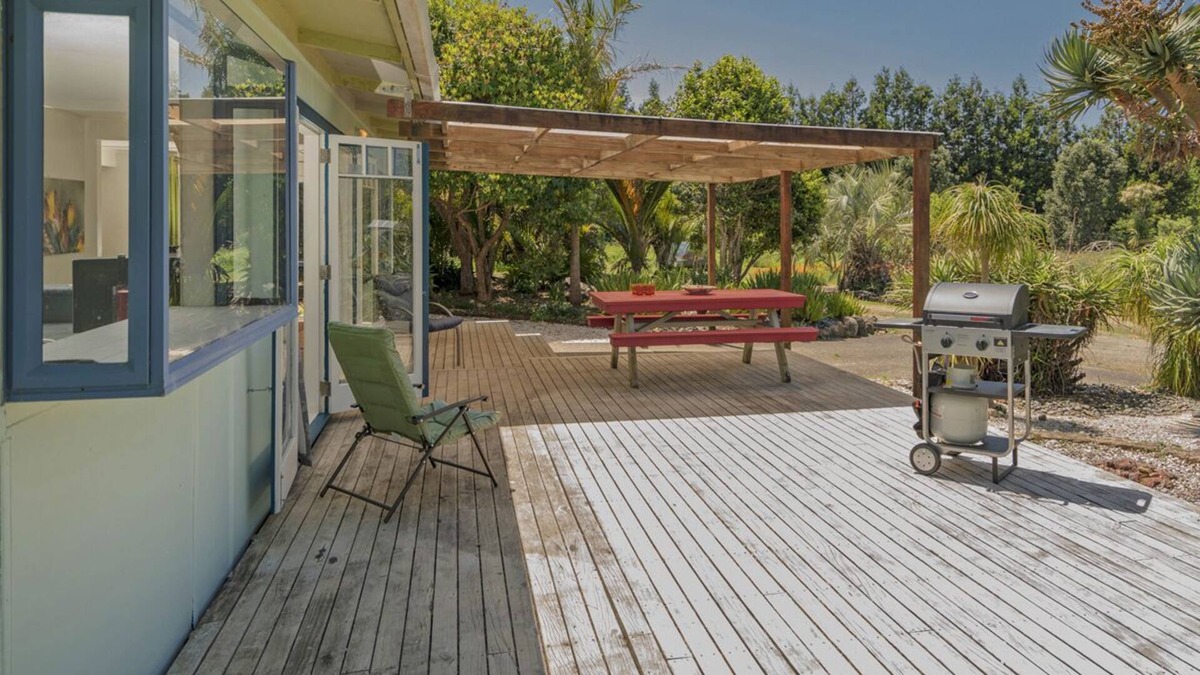 Hot Water Beach Cottage | THE GOOD EARTH BEACH HOUSE - HOT WATER BEACH HOLIDAY HOME in Hot Water Beach