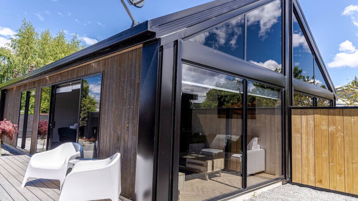 Twizel House | The Green Room Maryburn Magic