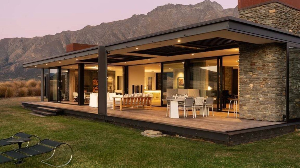 Kawarau Falls Resort | The Lake House in Jacks Point